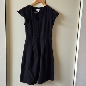 Monteau Los Angeles Black Flutter Sleeve V-Neck Button-Front Dress | Size S